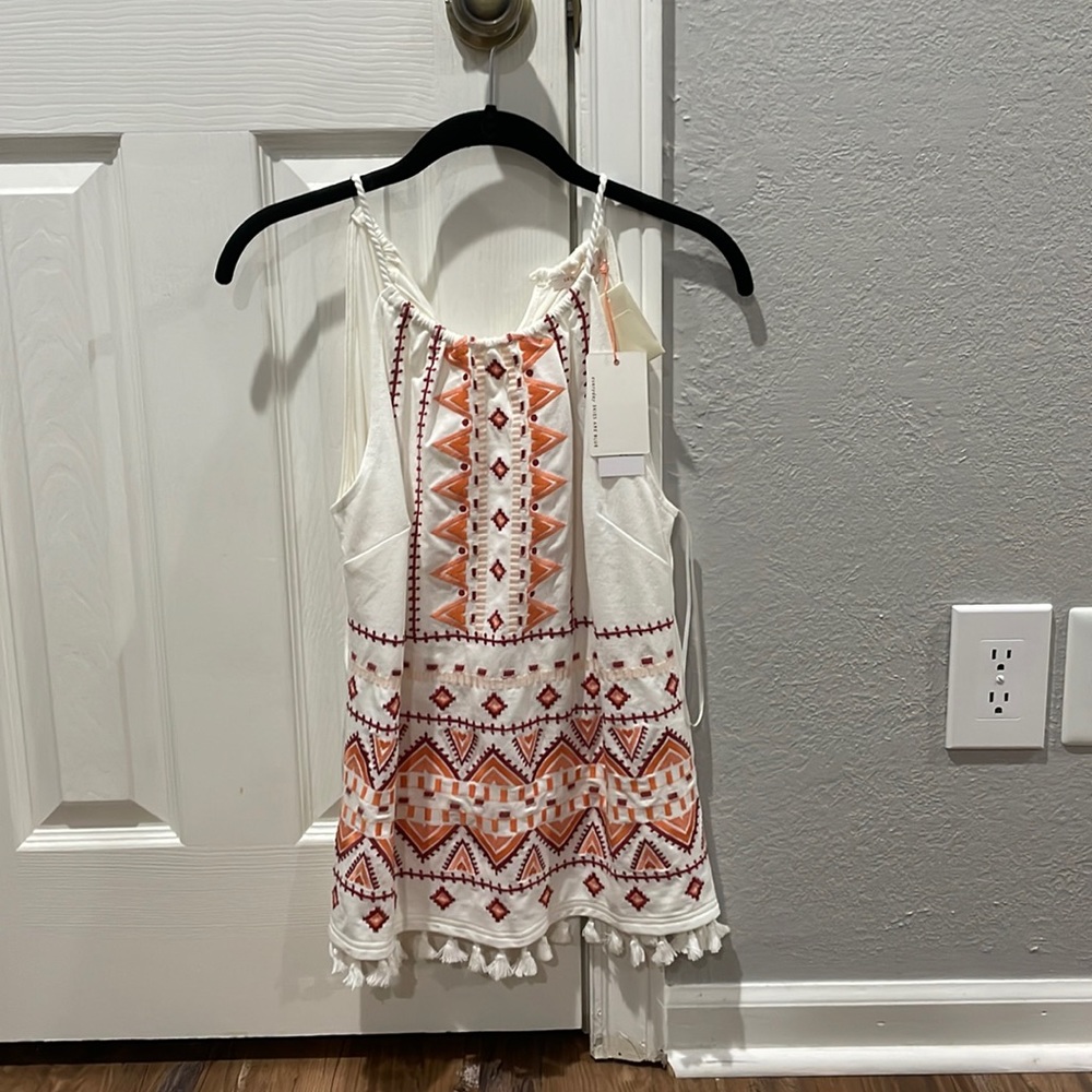 White sleeveless tank